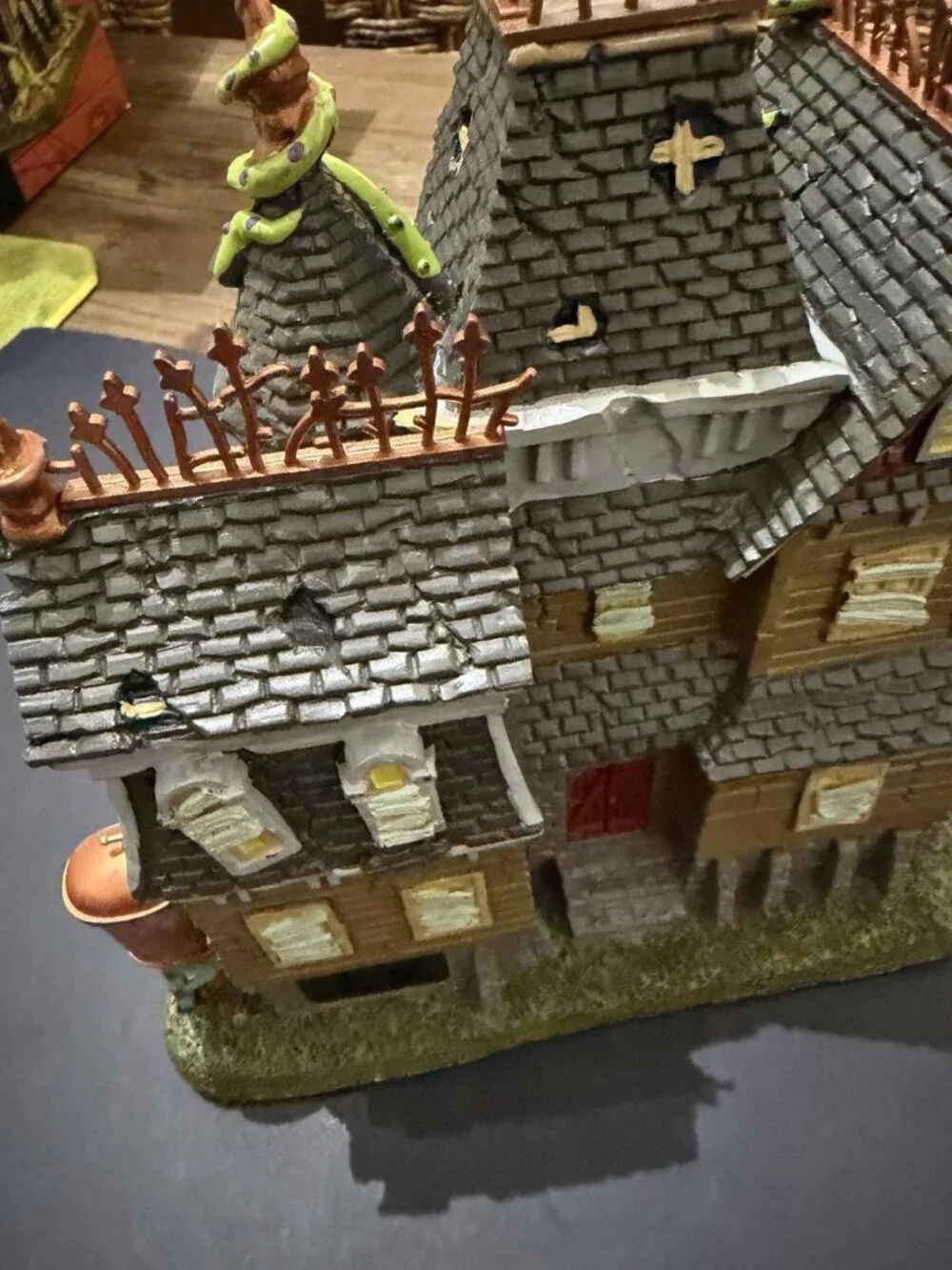 LEMAX Spooky Town THE LIVING END Lighted Building #45207 – Michaels Exclusive